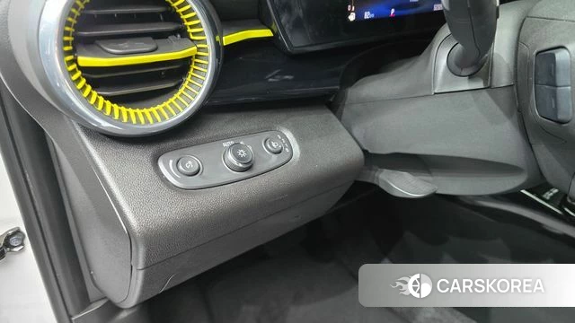 Chevrolet (GM Daewoo) Trax Crossover 2023 Белый из Кореи, фото 6