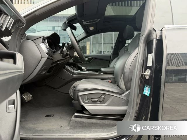 Audi Q8 2021 Черный из Китая, фото 6