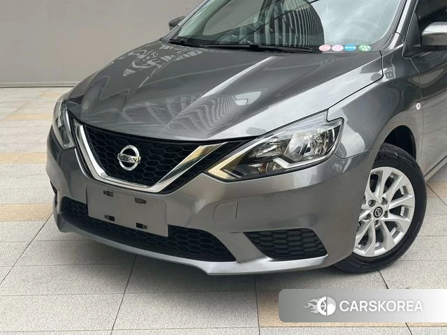 Nissan Xuan Yi 2023 Темно-серый из Китая, фото 6