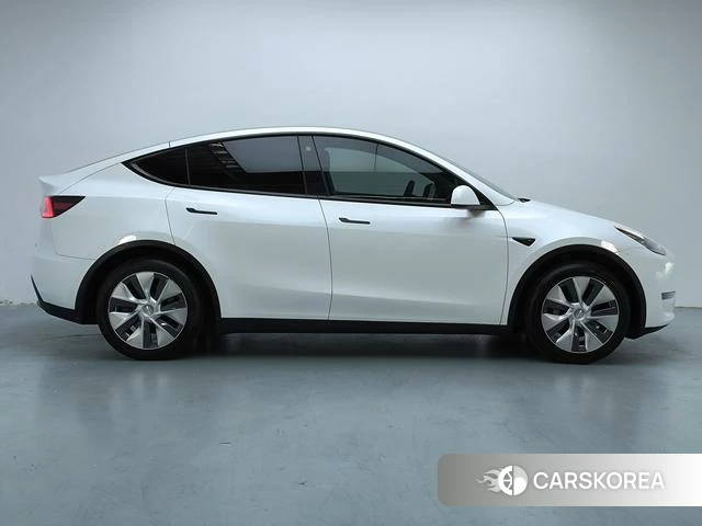 Tesla Model Y 2023 Белый из Китая, фото 6