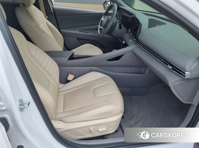 Hyundai The New Avante (CN7) 2024 Белый из Кореи, фото 6