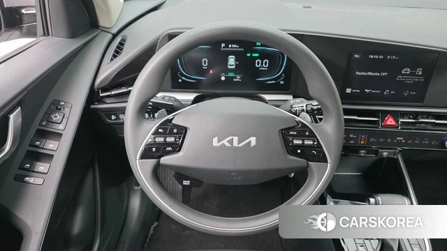 Kia Di Ol Nu Niro 2024 Серебристо-серый из Кореи, фото 6