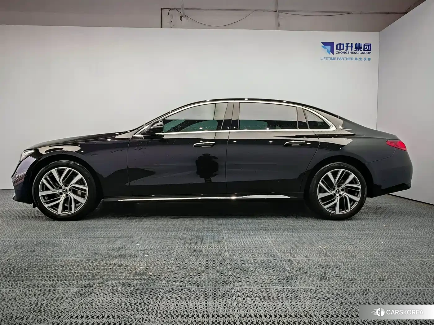 Mercedes-Benz E-Class 2025 Черный из Китая, фото 6