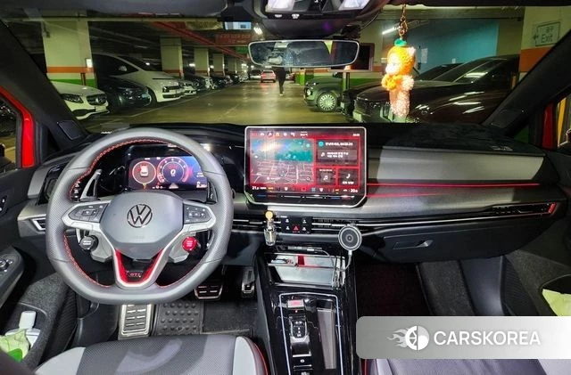 Volkswagen Golf 8th Generation 2025 Красный из Кореи, фото 6