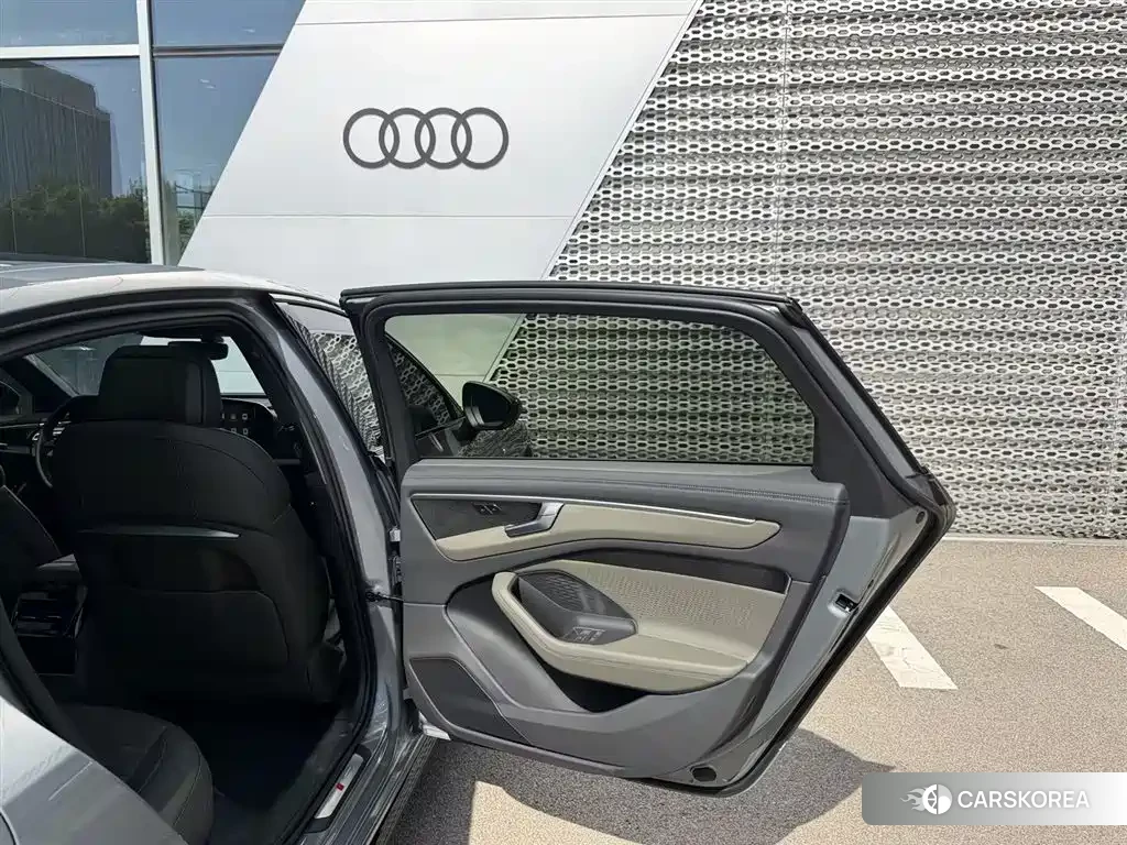 Audi A6L 2026 Черный из Китая, фото 6