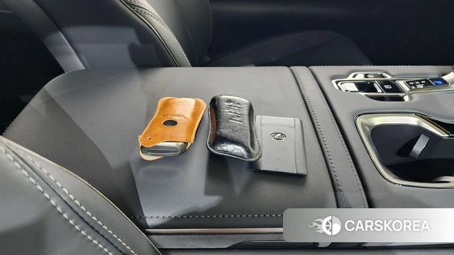 Lexus LM Second Generation 2024 Жемчужный цвет из Кореи, фото 6