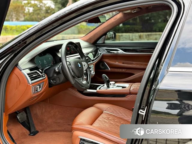BMW 7 series 2021 Черный из Китая, фото 6