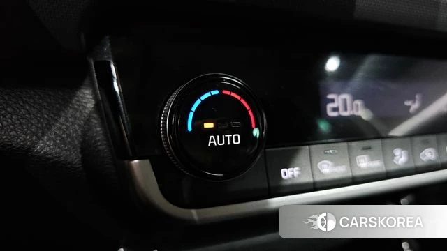 Kia Seltos 2022 Белый из Кореи, фото 6