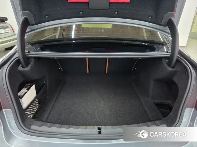 BMW 3 Series (G20) 2024 Серебристо-серый из Кореи, фото 6