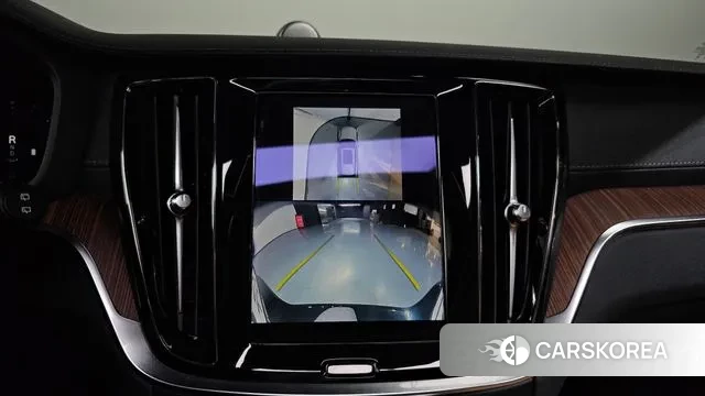 Volvo V60 Cross-Country 2nd Generation 2023 Черный из Кореи, фото 6