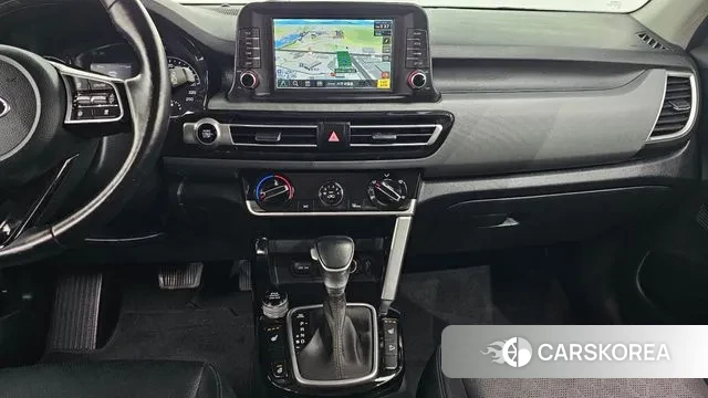 Kia Seltos 2021 Белый из Кореи, фото 6