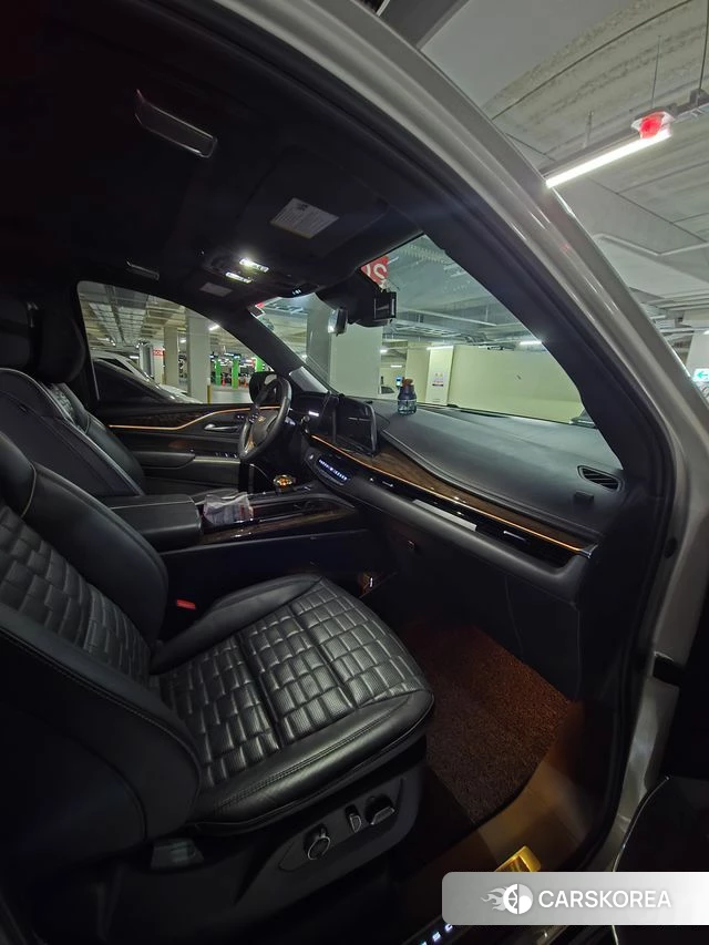 Cadillac Escalade 5th Generation 2021 Песочный из Кореи, фото 6