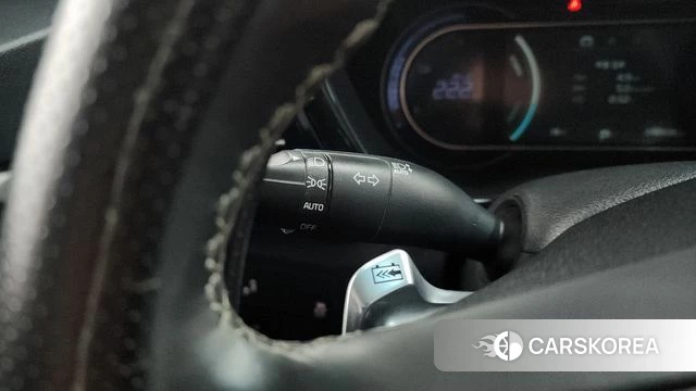 Kia Niro Plus 2022 Серебряный из Кореи, фото 6