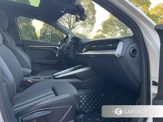 Audi A3 2023 Белый из Китая, фото 6