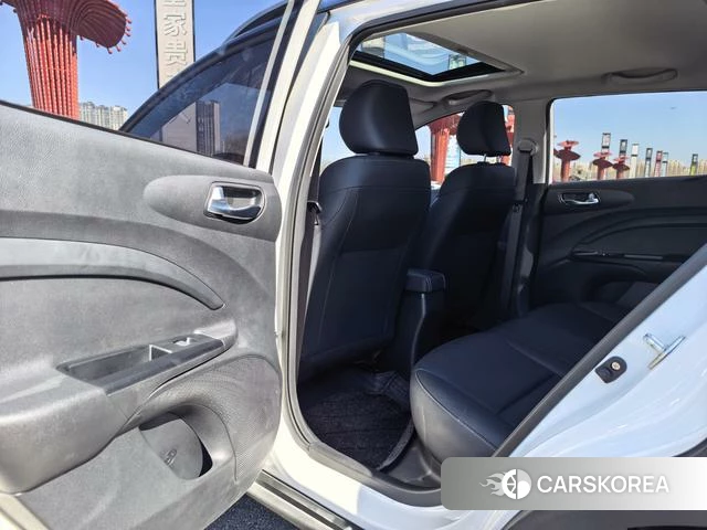 Kia Yi Ran 2022 Белый из Китая, фото 6