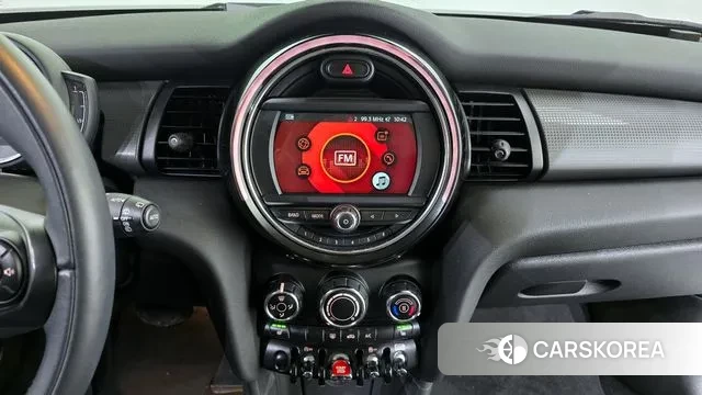 Mini Cooper 2020 Жемчужный цвет из Кореи, фото 6