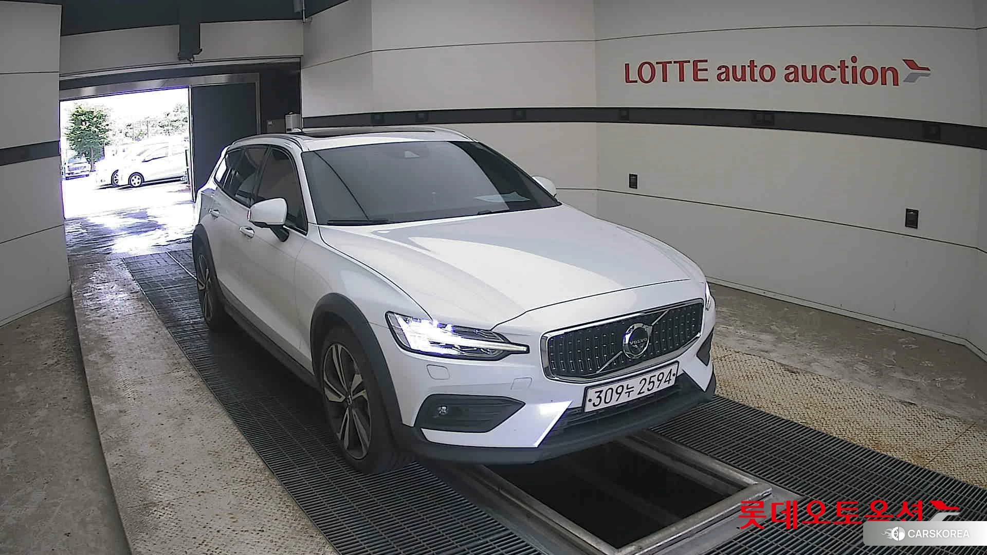 Volvo Volvo V60CCT5 AWD 2020 Белый из Кореи, фото 6