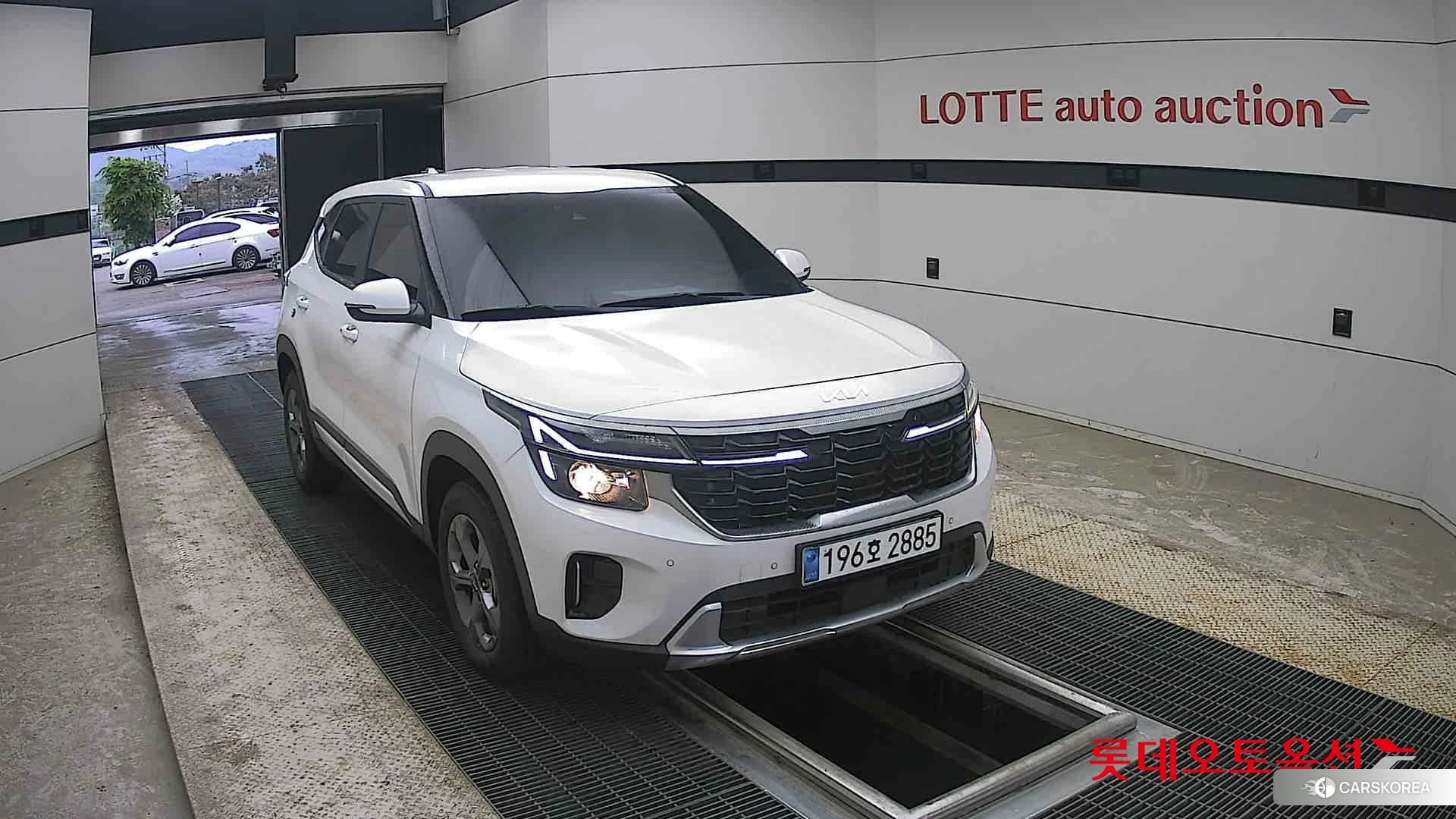 Kia Seltos 2024 Белый из Кореи, фото 6