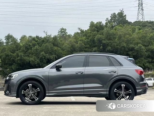 Audi Q3 2021 Темно-серый из Китая, фото 6