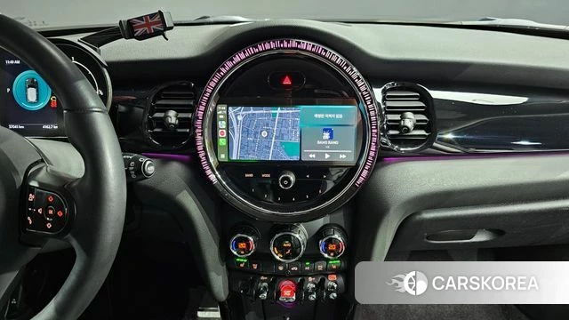 Mini Cooper 2023 Серебряный из Кореи, фото 6
