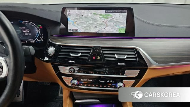 BMW 5 Series (G30) 2020 Белый из Кореи, фото 6