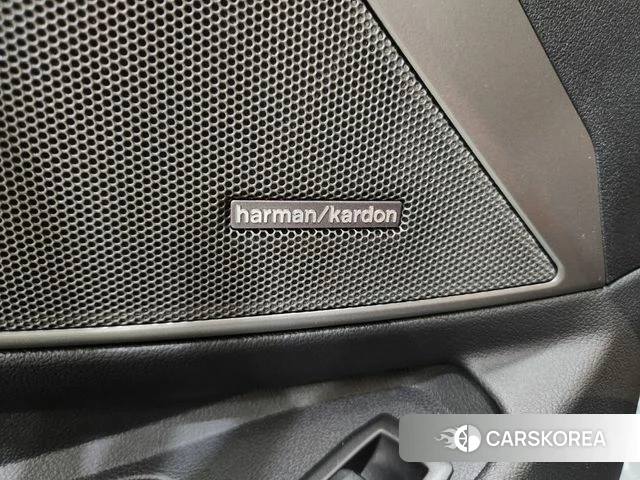 BMW 3 Series (G20) 2024 Небесно-голубой из Кореи, фото 6