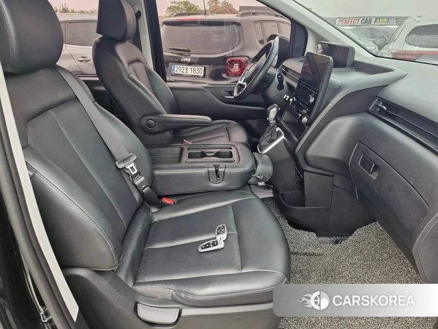 Hyundai Staria 2022 Черный из Кореи, фото 6