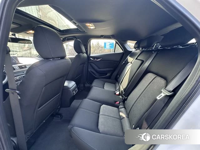 Mazda CX-4 2023 Белый из Китая, фото 6