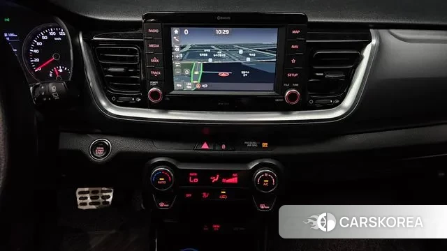 Kia Stonic 2018 Белый из Кореи, фото 6