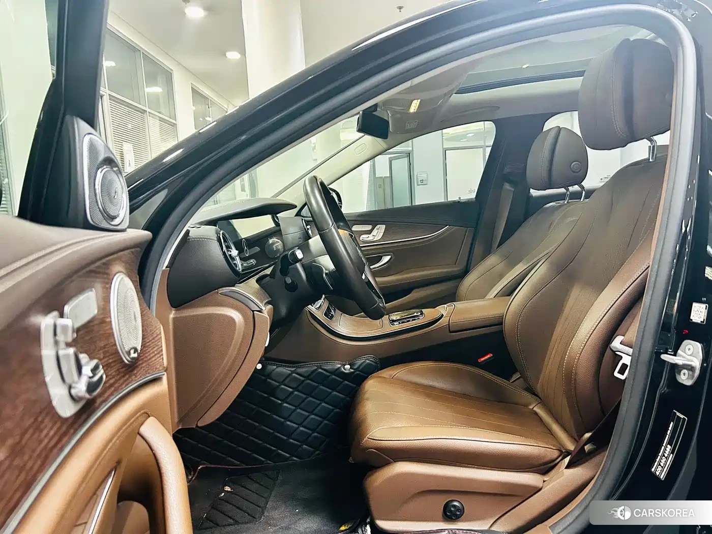 Mercedes-Benz E-Class 2023 Черный из Китая, фото 6