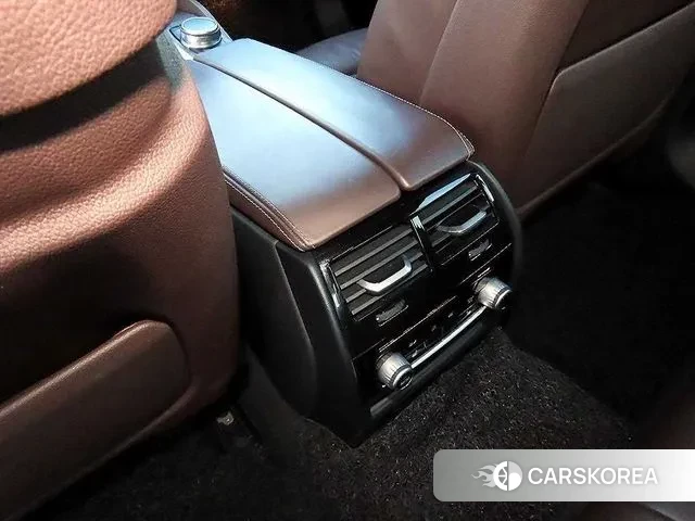 BMW 5 Series (G30) 2018 Белый из Кореи, фото 6