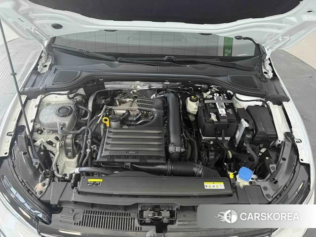 Volkswagen Golf 2023 Белый из Китая, фото 6