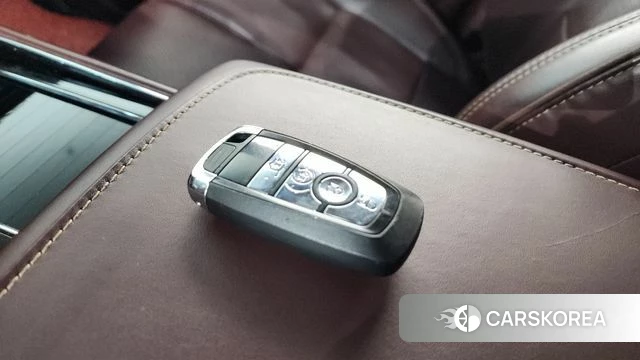 Lincoln Aviator 2nd generation 2020 Черный из Кореи, фото 6