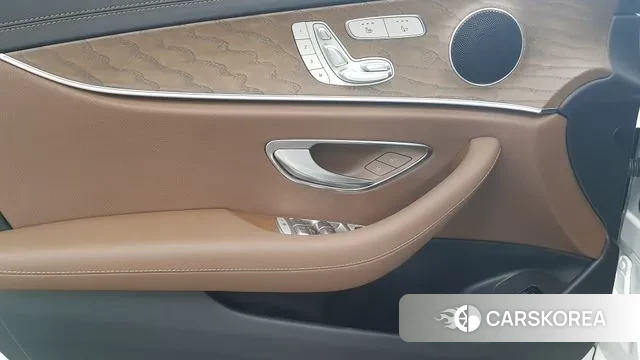 Mercedes-Benz E-Class W213 2022 Белый из Кореи, фото 6