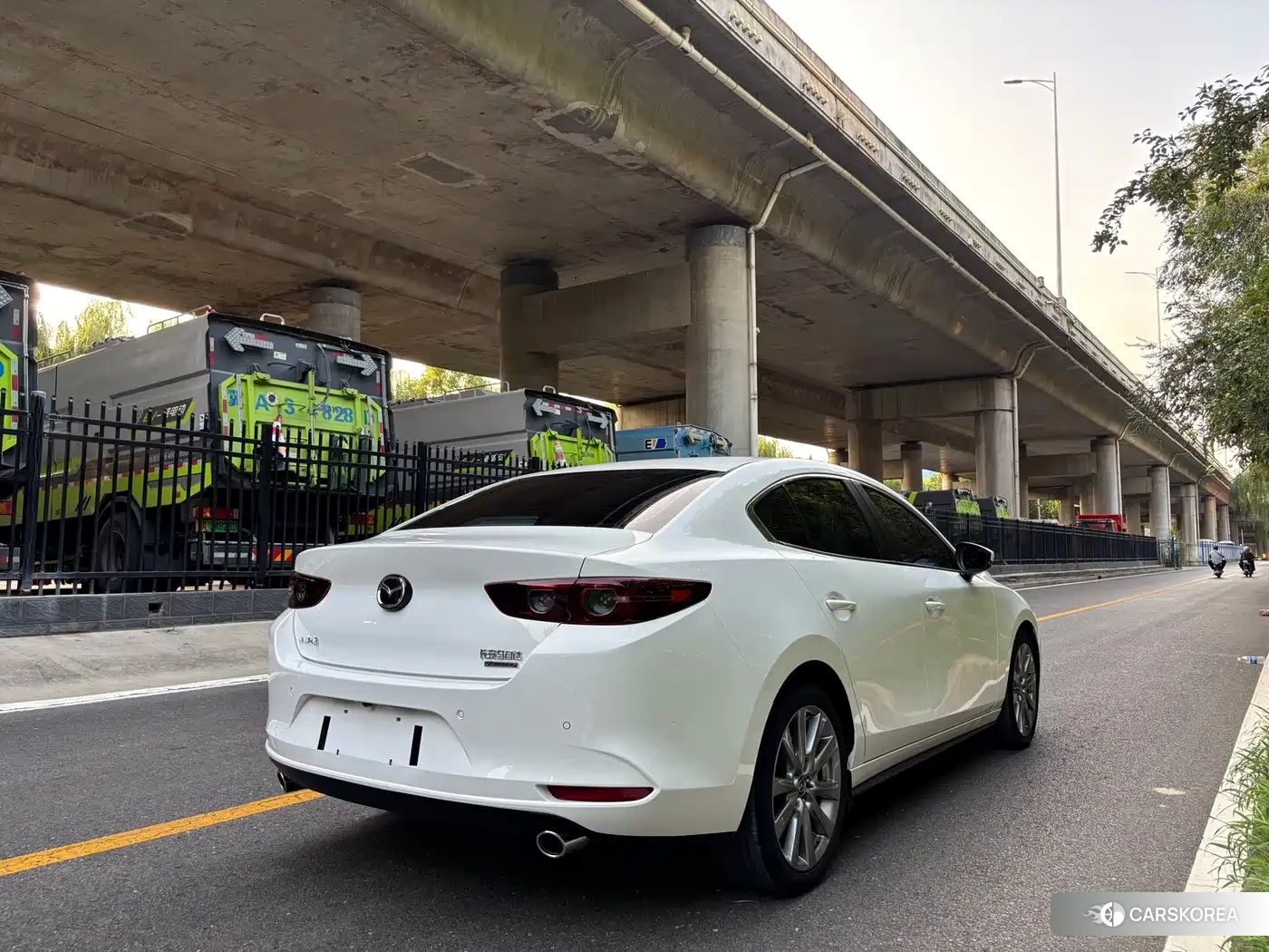 Mazda 3 2022 Белый из Китая, фото 6