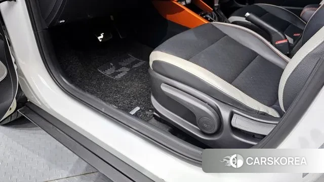 Kia Stonic 2018 Белый из Кореи, фото 6