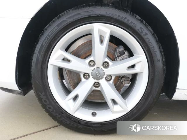 Audi A4L 2018 Белый из Китая, фото 6