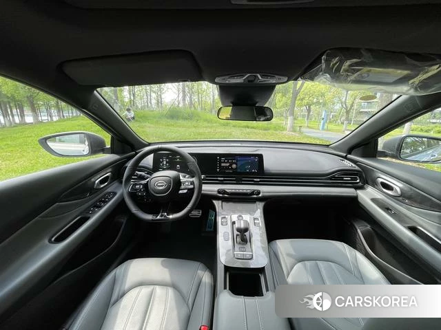 GAC Trumpchi Shadow Leopard 2025 Серебристо-серый из Китая, фото 6