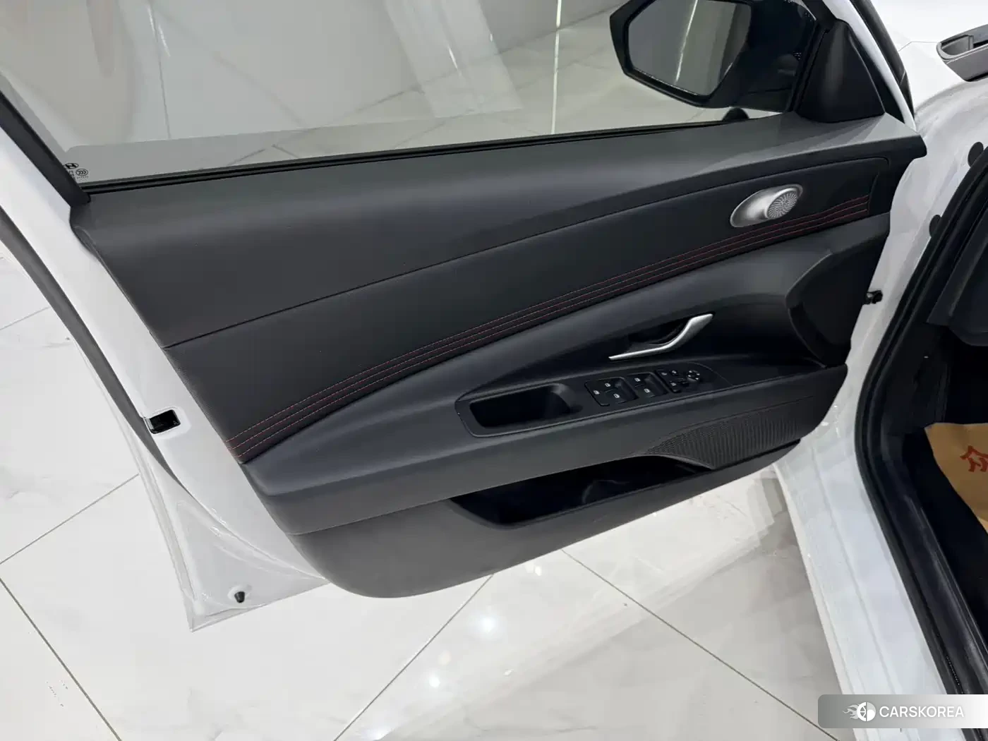 Hyundai Elantra 2023 Белый из Китая, фото 6