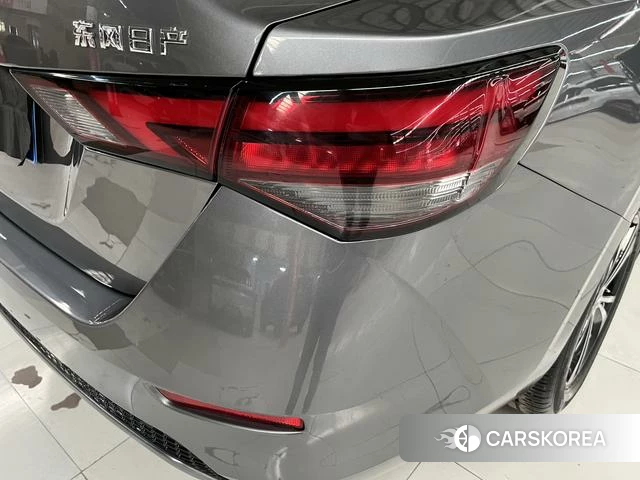 Nissan Xuan Yi 2023 Темно-серый из Китая, фото 6