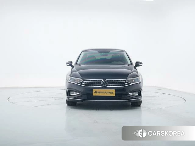Volkswagen Magotan 2024 Черный из Китая, фото 6