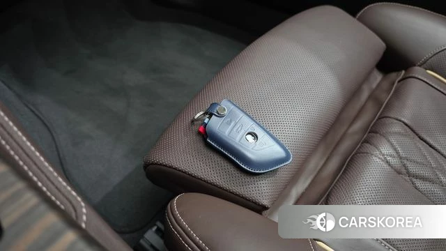 BMW 5 Series (G30) 2023 Черный из Кореи, фото 6