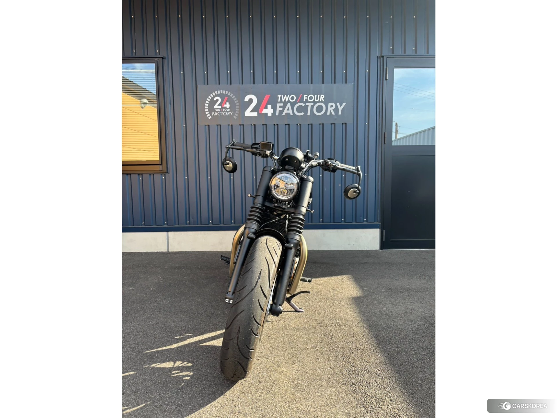Triumph BONNEVILLE BOBBER id 4352552 из Японии 6