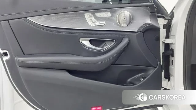 Mercedes-Benz E-Class W213 2022 Белый из Кореи, фото 6