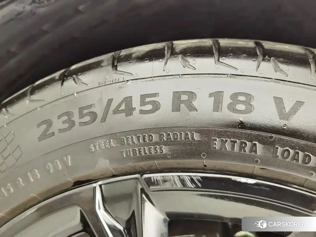 Chang'an UNI-V 2024 Silver/gray из Китая, фото 6