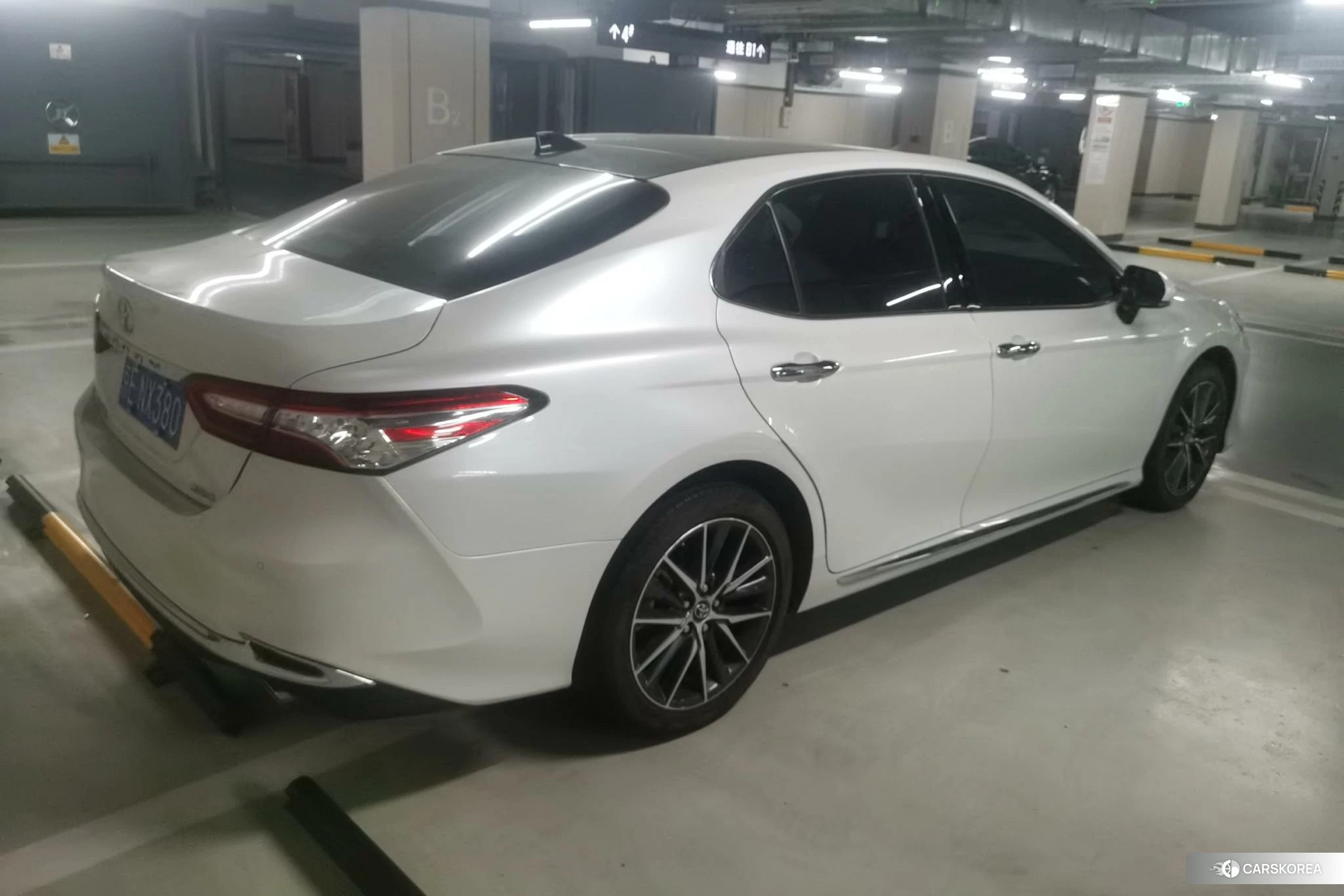 Toyota Camry 2023 Белый из Китая, фото 6
