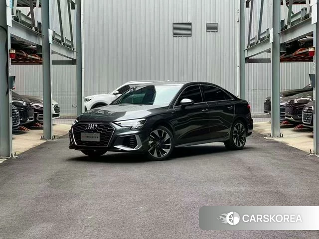 Audi A3 2024 Темно-серый из Китая, фото 6