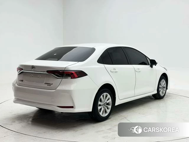 Toyota Corolla 2023 Белый из Китая, фото 6