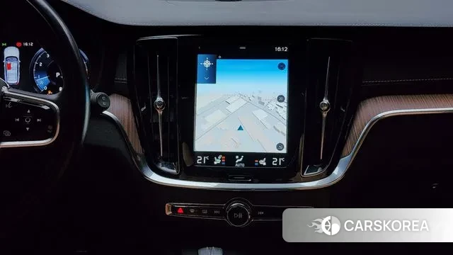 Volvo V60 Cross-Country 2nd Generation 2020 Черный из Кореи, фото 6