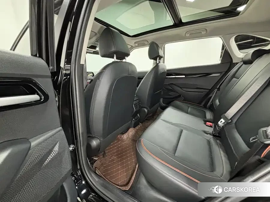 Новый Kia Seltos 2026 Черный из Китая, фото 6